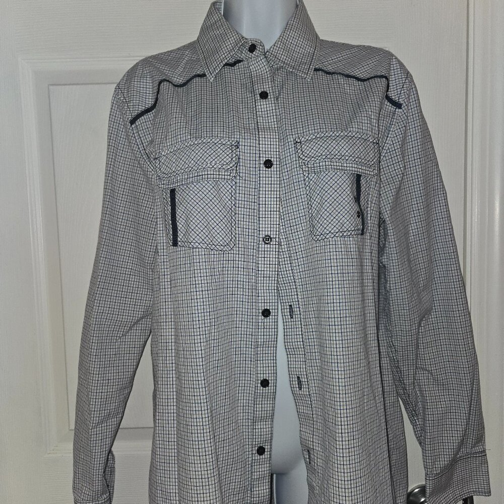 Shirt-men's Size M-Embezelled long sleeve shirt